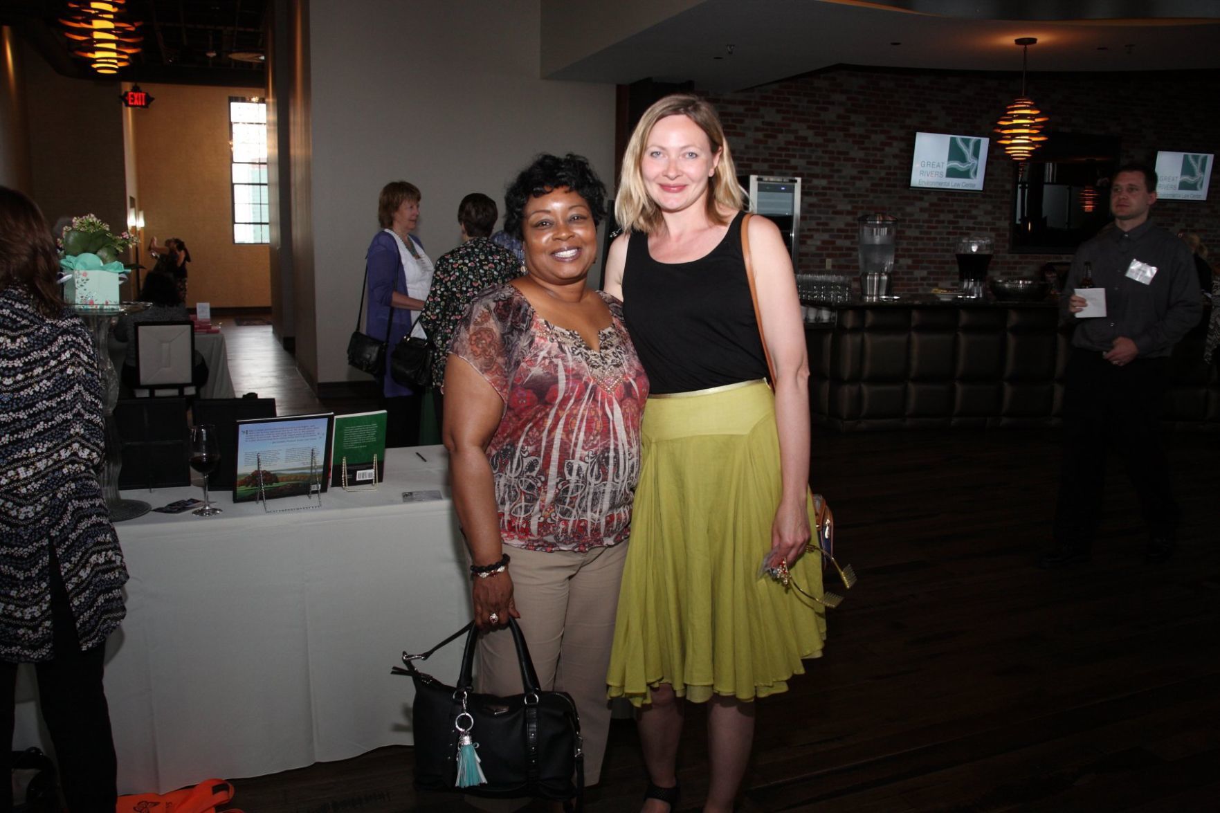 Casandra Harvey, Anna Leavey